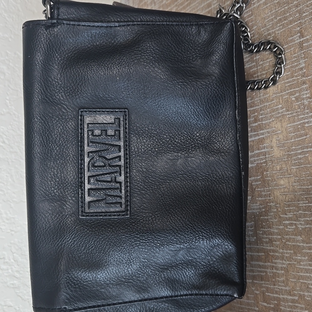 Loungefly Vintage Marvel Black Cassette Tape Crossbody Bag - Picture 2 of 9